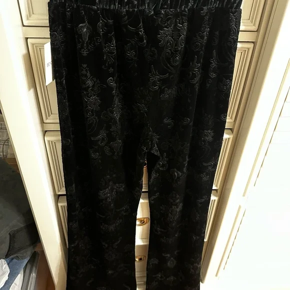 Beyond Yoga Black and Gray Wide Leg Pants - Picture 11 of 11